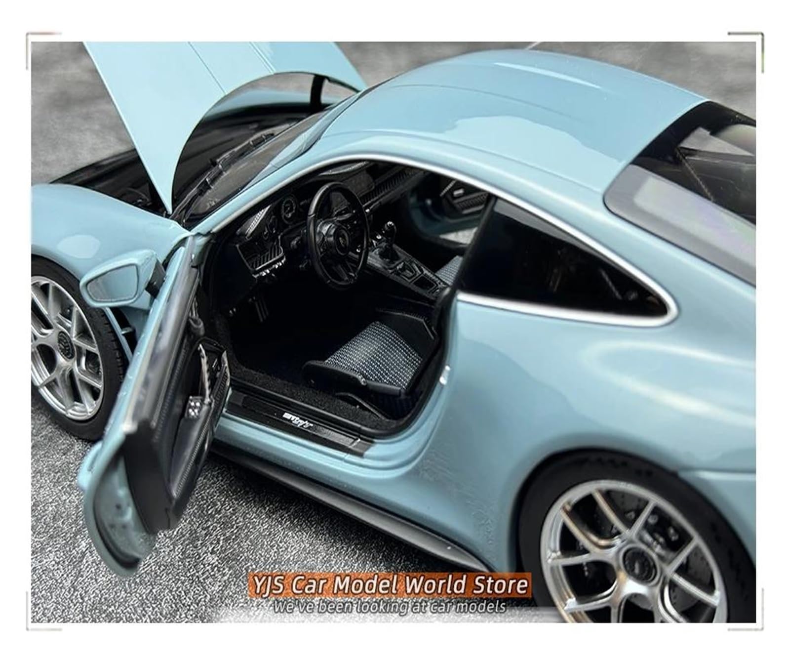 Amazon.co.jp: ダイキャストカー 1:18 ポルシェ 911 S/T 2023 ダイ